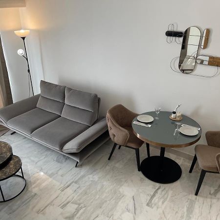 Appartement Bord De Mer Avec Piscine Saint-Laurent-du-Var Zewnętrze zdjęcie