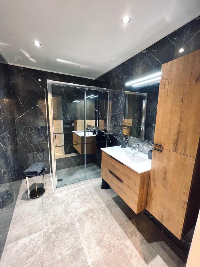 Appartement Bord De Mer Avec Piscine Saint-Laurent-du-Var Zewnętrze zdjęcie